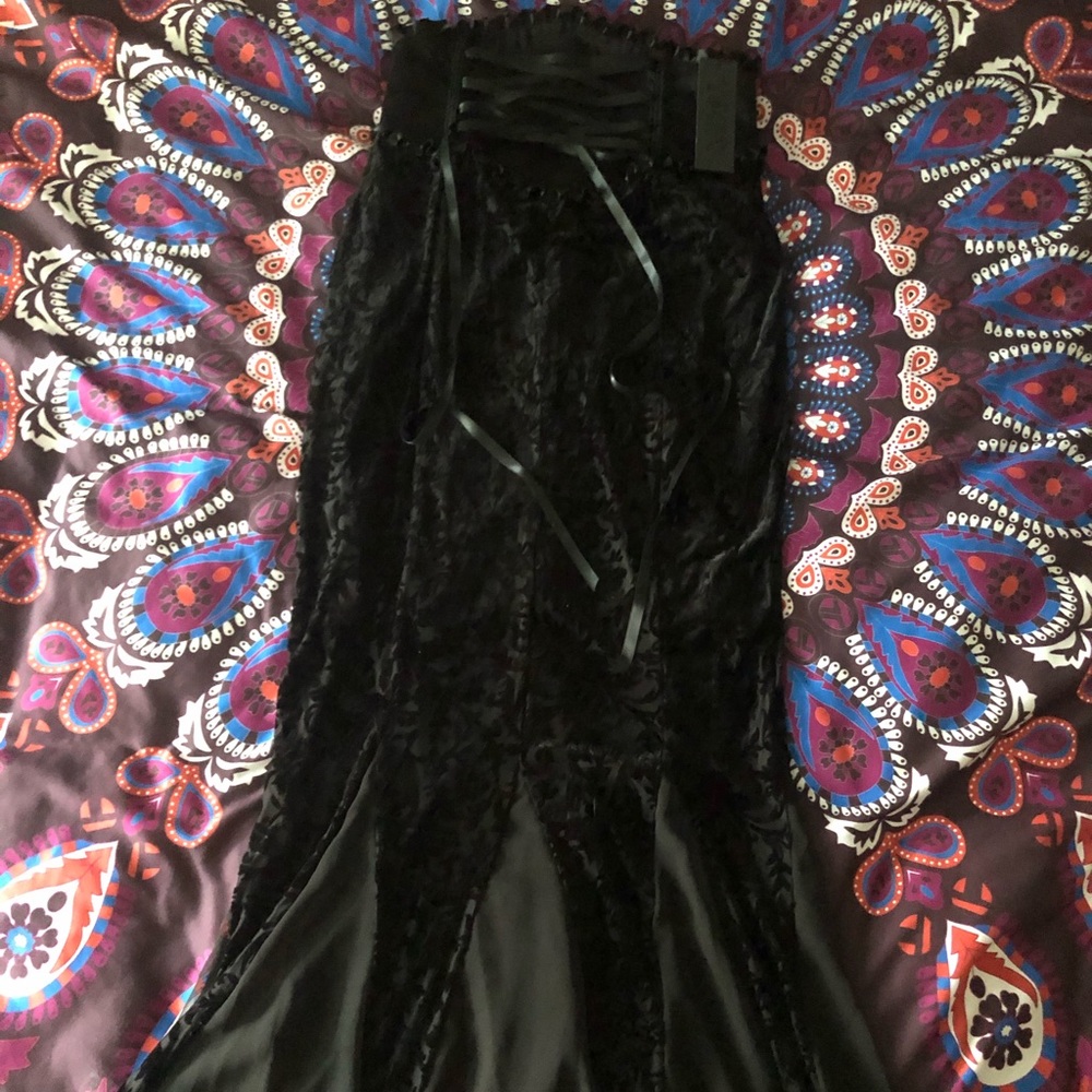 Widow high waisted maxi skirt